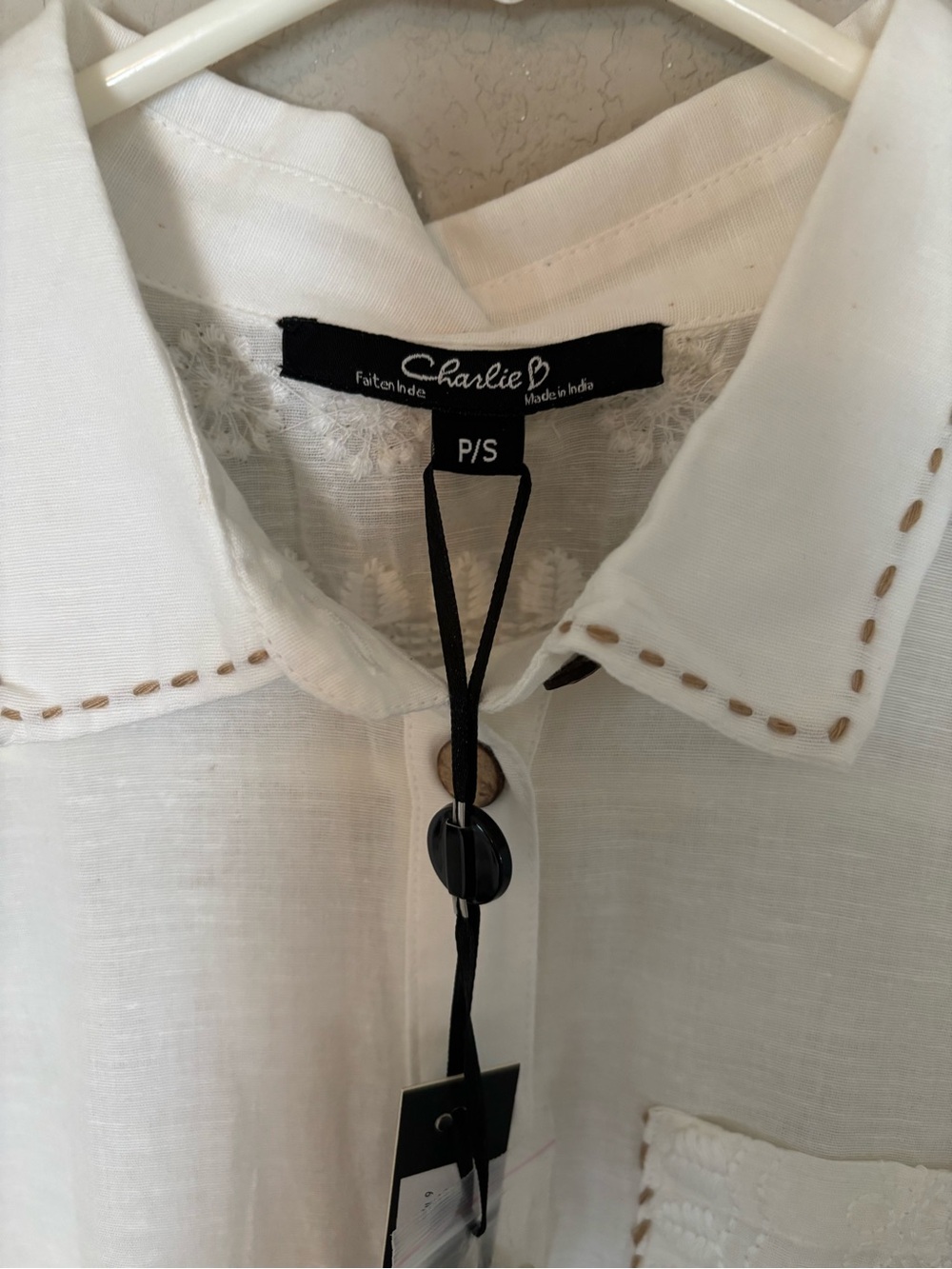 CHARLIE B Sleeveless White Button-Up Linen Blend Tank - Picture 4 of 10